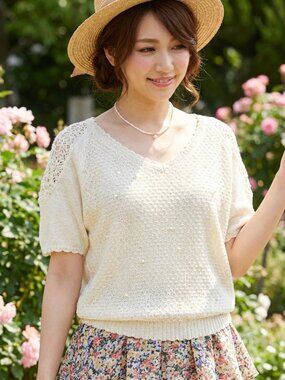 AXES FEMME ivory crochet top w/lace inset sleeves and pearl details